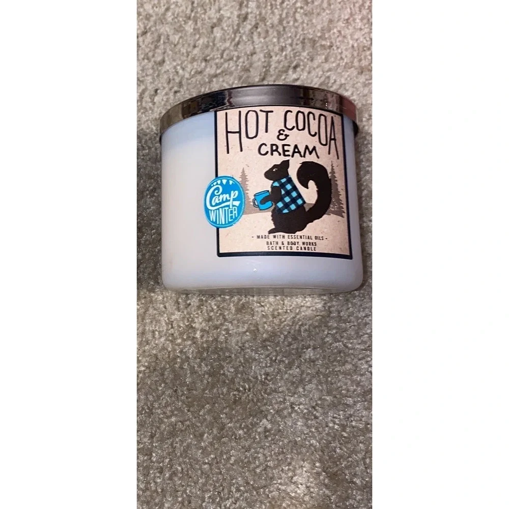 bath and body works hot cocoa and cream camp winter candle - Picture 2 of 4